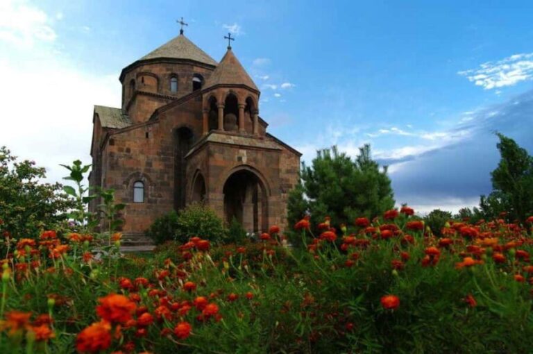 Yerevan: Echmiatsin St. Hripsime/Gayane, City tour Zvartnots - Exploring Armenia’s Spiritual Heart: A Closer Look
