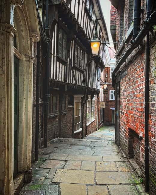 Yorks Snickelways Story Walking Tour - A Closer Look at the Snickelways Story Walking Tour