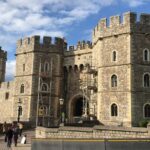 Young Victoria's London: Windsor Castle & Kensington Palace - Lunch at a Traditional English Pub in Windsor