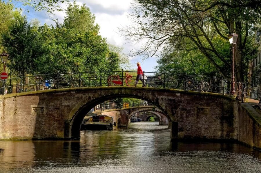 Your Own Amsterdam. The Old Side - Who Will Love This Tour?