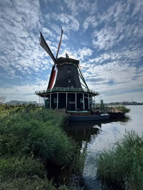 Zaanse Schans and Giethoorn Private Tour + 1-Hr Canal Cruise - Price and Value