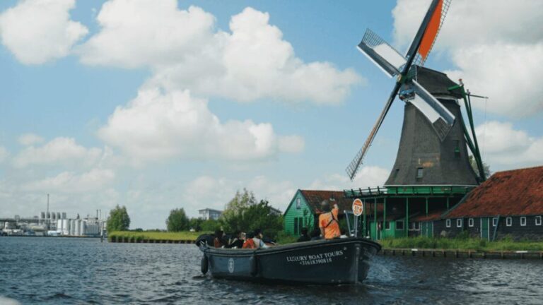 Zaanse Schans: Cruise UNESCO Windmills Village + Live Guide - Who Should Consider This Tour?