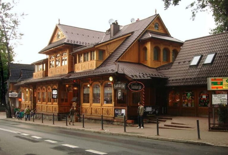 Zakopane Old Town Exclusive Walking Tour with Private Guide - A Deep Dive into Zakopanes Old Town