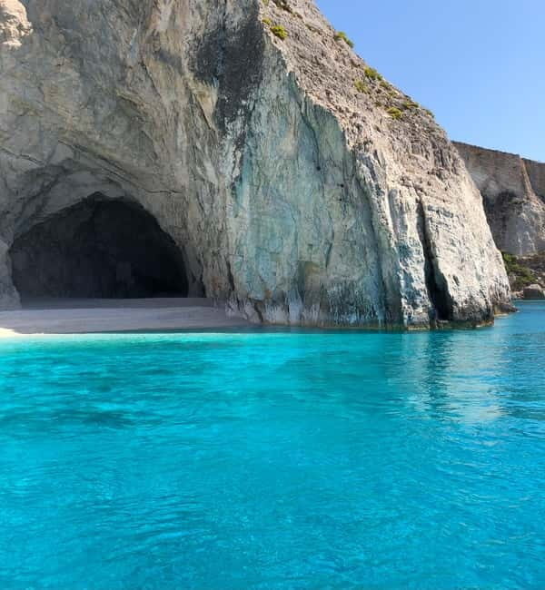 Zakynthos: Private Boat Tour with Captain - The Experience in Context