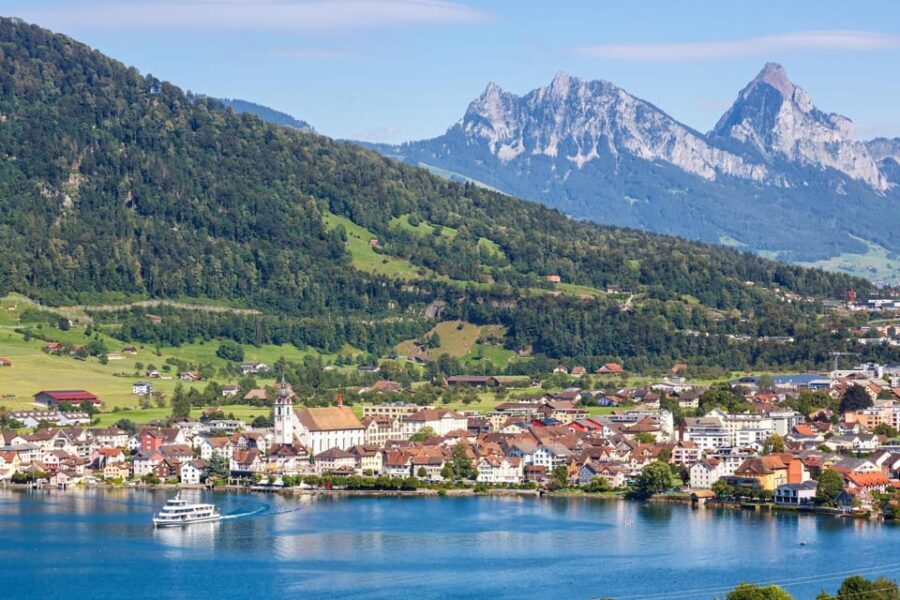 Zug: Express Walk with a Local in 60 minutes - Practical Details and What to Expect