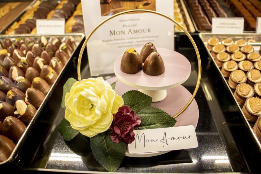 Zurich: Chocolate Tasting and Walking Tour with a Local - The Sum Up