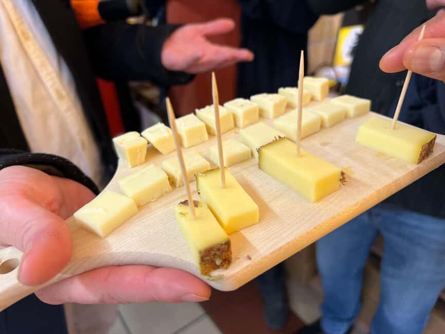 Zurich: Food Tour with 8+ Tastings with Cheeses & Chocolates - A Close Look at Zurich’s Food Tour: What’s Included and What to Expect