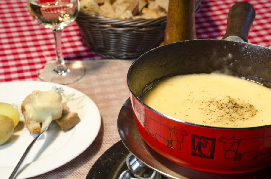 Zurich: Sightseeing and Gourmet Tour with Cheese Fondue - Who Will Love This Tour?