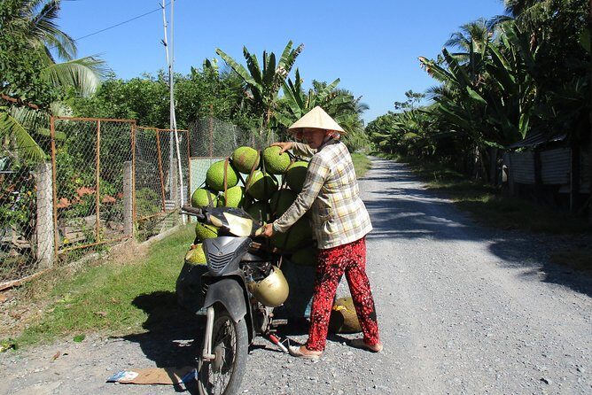 02 -Days: Bike, Boat & Kayak The Mekong Delta. - Day 2: Markets, Islands, and More Paddling