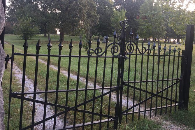1.5-Hour Cemetery Ghost Hunt in Chattanooga - Pricing and Value: Is It Worth It?