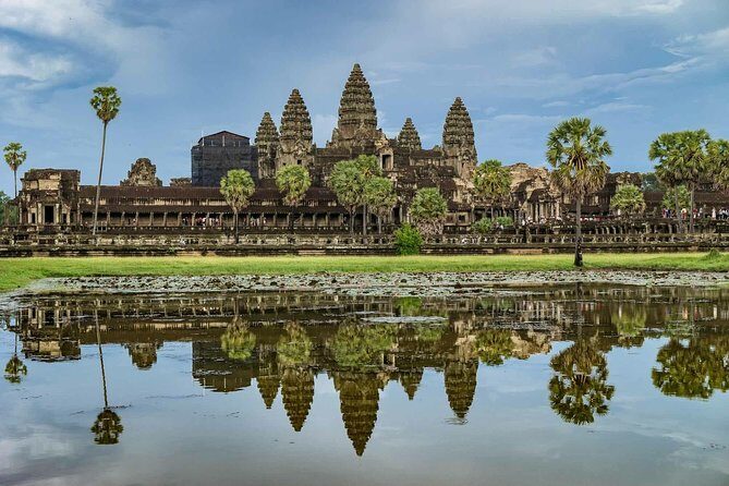 1 Day Discover Angkor Wat Sunrise Private Tour - What Reviewers Say