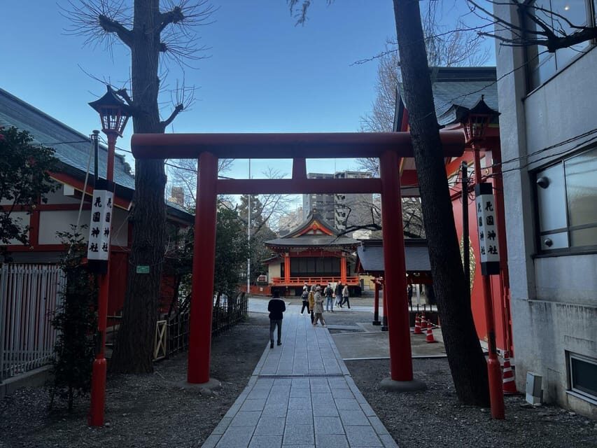 1 Day Walking Tour in Shinjuku and Shibuya: The Best of Both - What Makes This Tour Stand Out