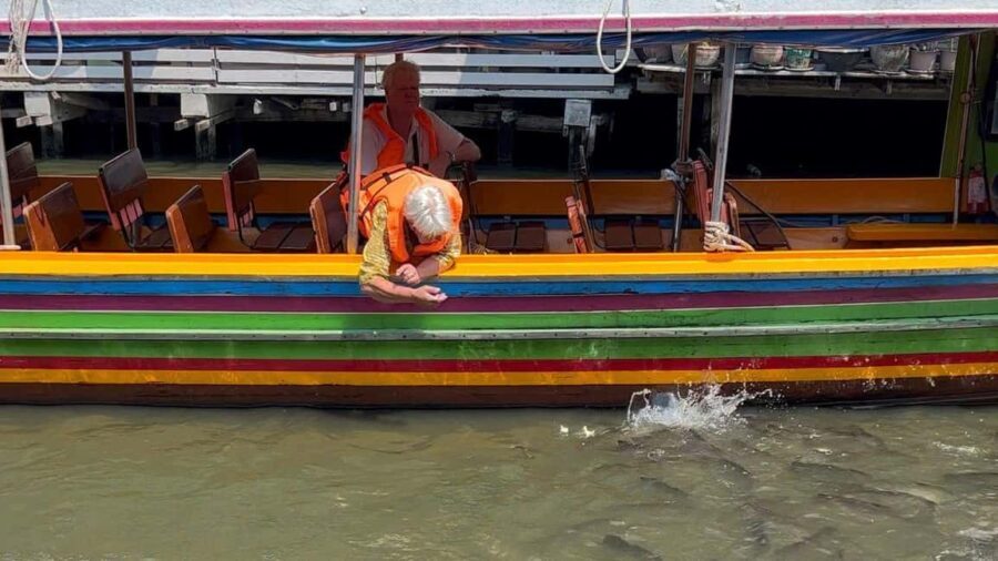 1 Hr Private Bangkok Canal Boat Tour: Traditional Flat Boat - Who Should Consider This Tour?
