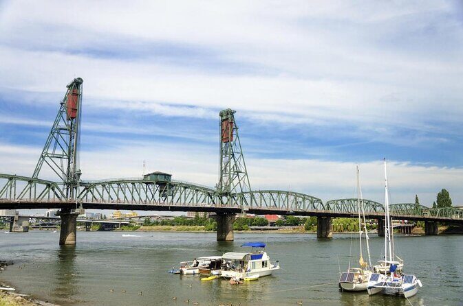 2.5-hour Dinner Cruise on Willamette River - The Experience in Detail