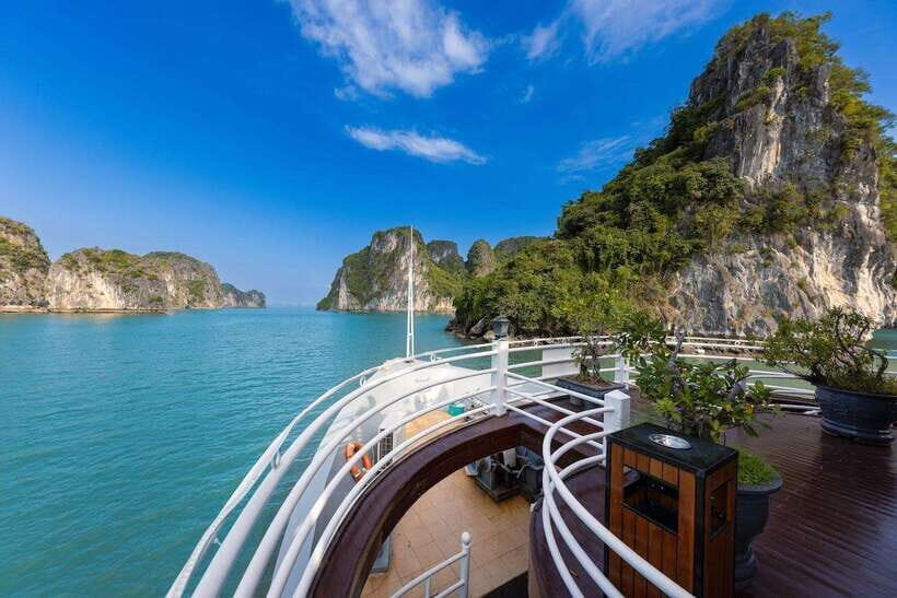 2-Day Bai Tu Long Bay Cruise with Activities - An In-Depth Look at the Bai Tu Long Bay 2-Day Cruise