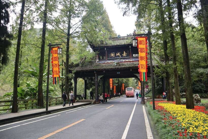 2-Day Chengdu & Mount Qingcheng Heritage Tour - Exploring Chengdu & Mount Qingcheng: A Detailed Review