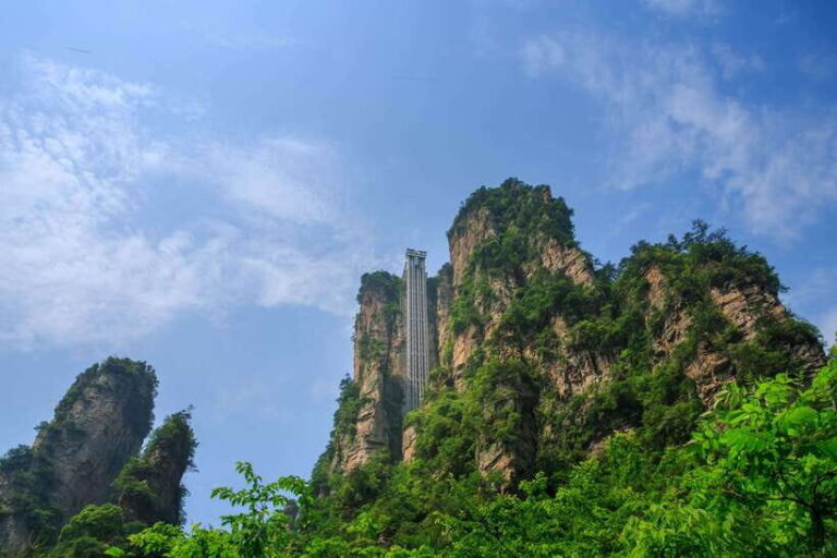 2-Day Zhangjiajie Tour Including Yuanjiajie Mountains - What Makes This Tour Stand Out?