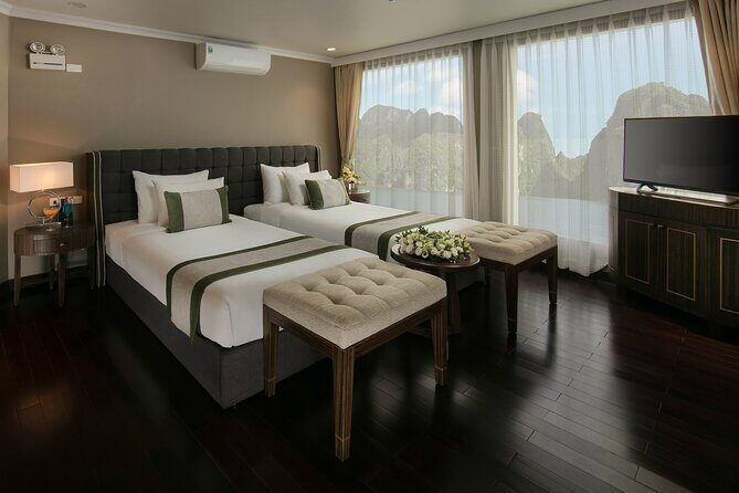 2 Days Era Cruise in Halong Bay and Lan Ha Bay from Hanoi - Getting There and First Impressions