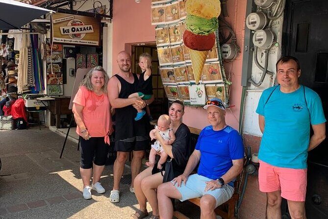 2 Hour and 30 Minutes Walking Tour in 5 De Diciembre