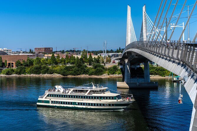 2-hour Champagne Brunch Cruise on Willamette River - Who Would Love This Experience?