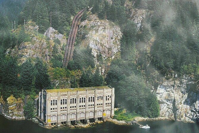 2 Hour Chartered Boat Tour from Deep Cove North Vancouver