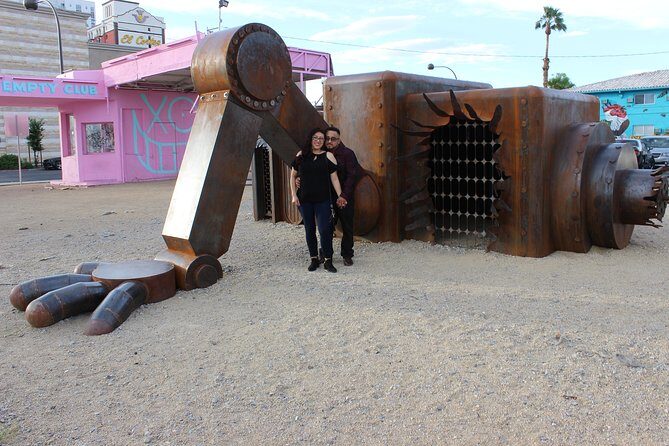 2-Hour Fremont Walking Tour with Photos and Champagne - Analyzing the Value: Price, Duration, and Experience