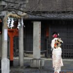2 Hour Guided Gion Tour: Explore Kyotos Historic Geisha District - The Practical Side: What to Expect