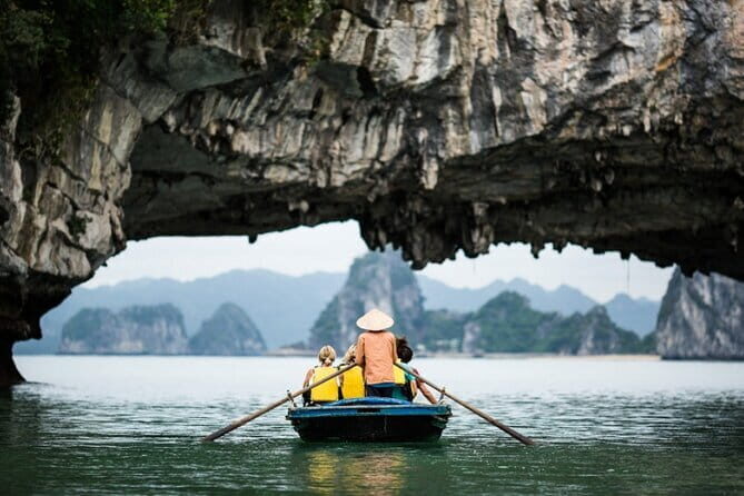 2D1N Exclusive Luxury Tour to Ninh Binh and Halong - Transitioning to the Wonders of Halong Bay