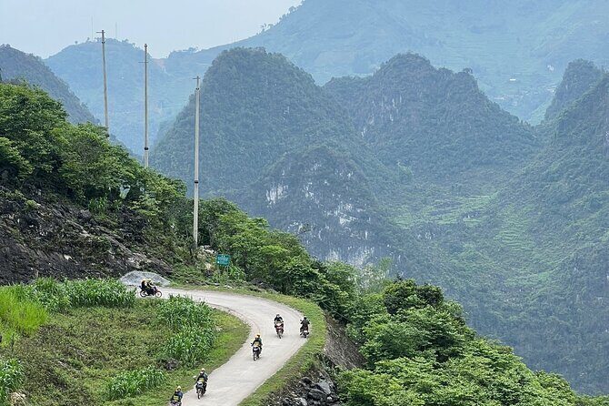 2D1N LOOP TOUR WITH EASYRIDERS 150CC (small group 5-10 PAX) - Authenticity and Comfort: What Sets This Tour Apart