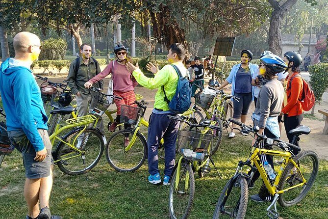3.5-Hours South Delhi Private Bike Tour with Lodi Art District