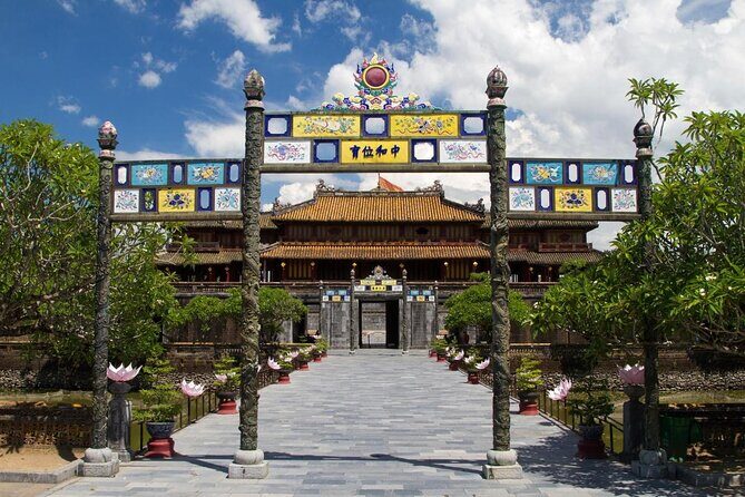 3-Hours Hue Imperial Walking Tour with Guide - Who Should Consider This Tour?