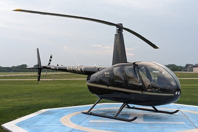 30 Minutes Private Downtown Detroit Helicopter Ride