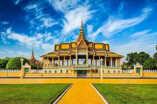 4 Days Private Guide Tour Phnom Penh to Siem Reap included domestic flight - A Detailed Look at the 4-Day Cambodia Experience