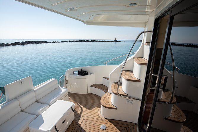4H 42' Azimut Yacht All-Inclusive from Tulum & Playa del Carmen.
