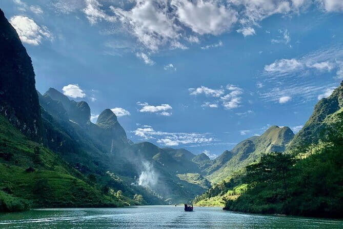 5 Days 4 Nights Ha Giang Cao Bang Ban Gioc - Transportation and Group Size