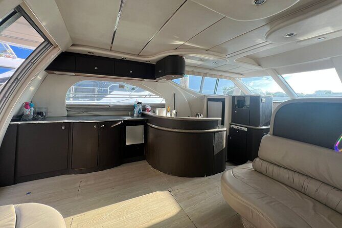 50ft 1 Hour FREE | Miami Yacht Rental | 2 to 6 Hours | 13 People - FAQ