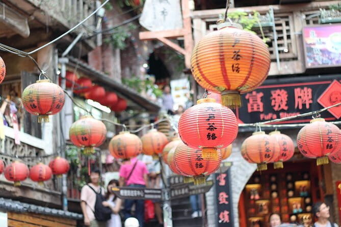 6 Hours Private Charter from Taipei in Shifen and Jiufen - Exploring Shifen Old Street and Sky Lanterns