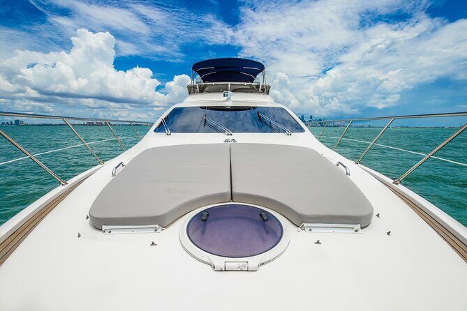 62' Azimut Yacht Charter - Who Should Consider This Yacht Tour?