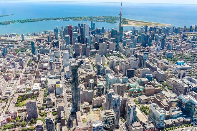 7-Minute Helicopter Tour over Toronto - The Flight Itself: Seven Minutes of Breathtaking Views