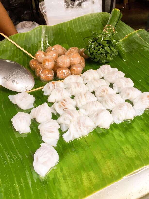 A Flavorful Journey Through Bangkoks Hidden Food Gems - Key Points