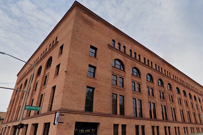 A Self-Guided Tour of Toledo's Warehouse District Architecture - Practical Tips for Your Self-Guided Tour