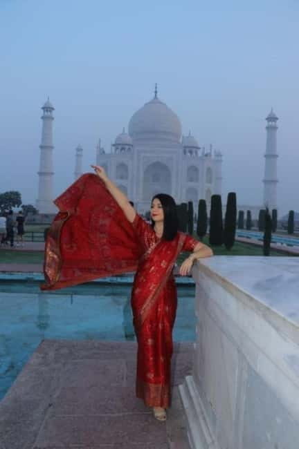 Agra: Skip the Line Taj Mahal with photographer & Dress Rent - What Makes This Tour Stand Out
