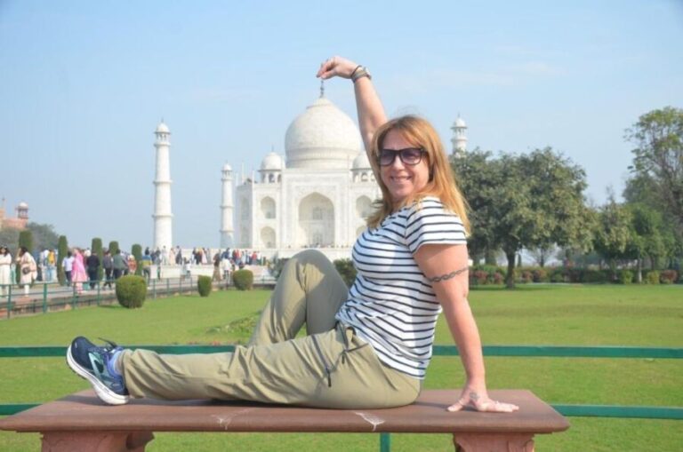 Agra:Taj Mahal Skip-The-Line Guided Tour with Breakfast - A Closer Look at the Experience