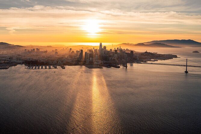 Airplane San Francisco Sunset Flight Tour - An In-Depth Look at the San Francisco Sunset Flight Tour