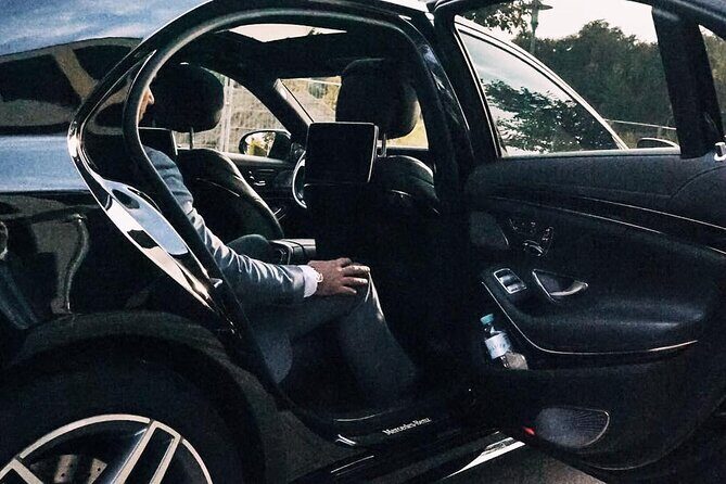 Airport Transfer: Singapore to SIN Airport by Business Car - In-Depth Review of the Singapore Airport Transfer