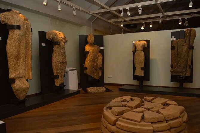 All-inclusive Day Tour of Sigiriya & Dambulla from Colombo - An Authentic Full-Day Adventure from Colombo