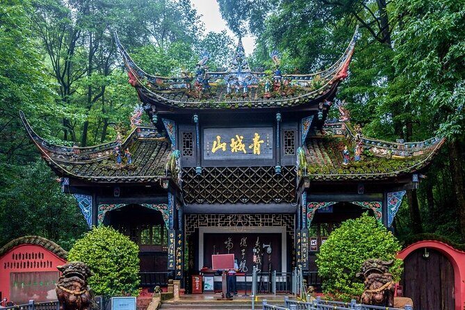 All-Inclusive Private Dujiangyan & Mount Qingcheng Day Tour - Authentic Experiences and Honest Value