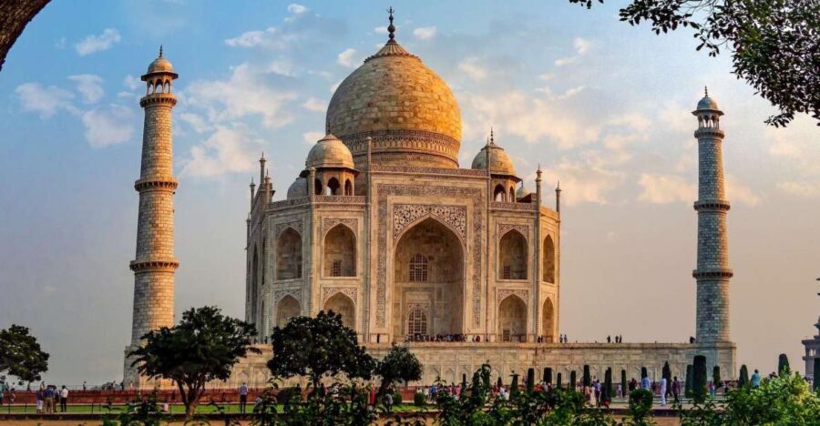 All Inclusive Taj Mahal Day Tour by Fastest Train From Delhi - Breaking Down the Itinerary