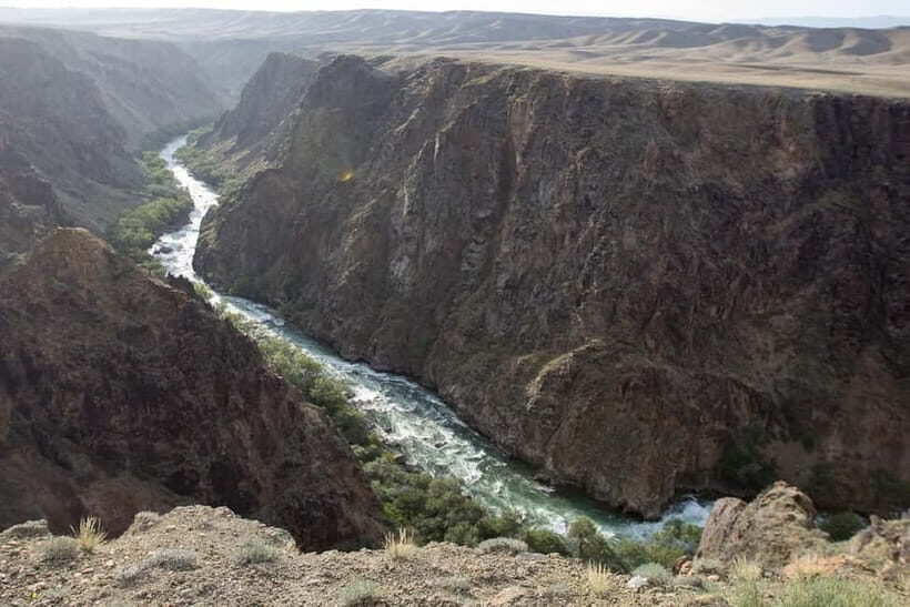 Almaty: Kolsai and Kaindy Lakes & Black Canyon Full-Day Trip - Black Canyon: A Dramatic Introduction