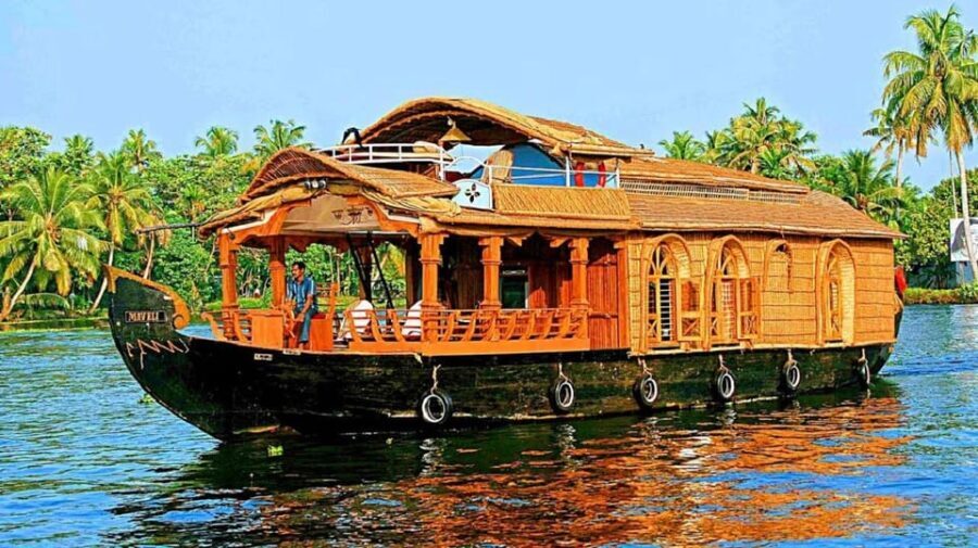Amazing Munnar Alleppey Tour 4D/3N - Munnar’s Rich Offerings